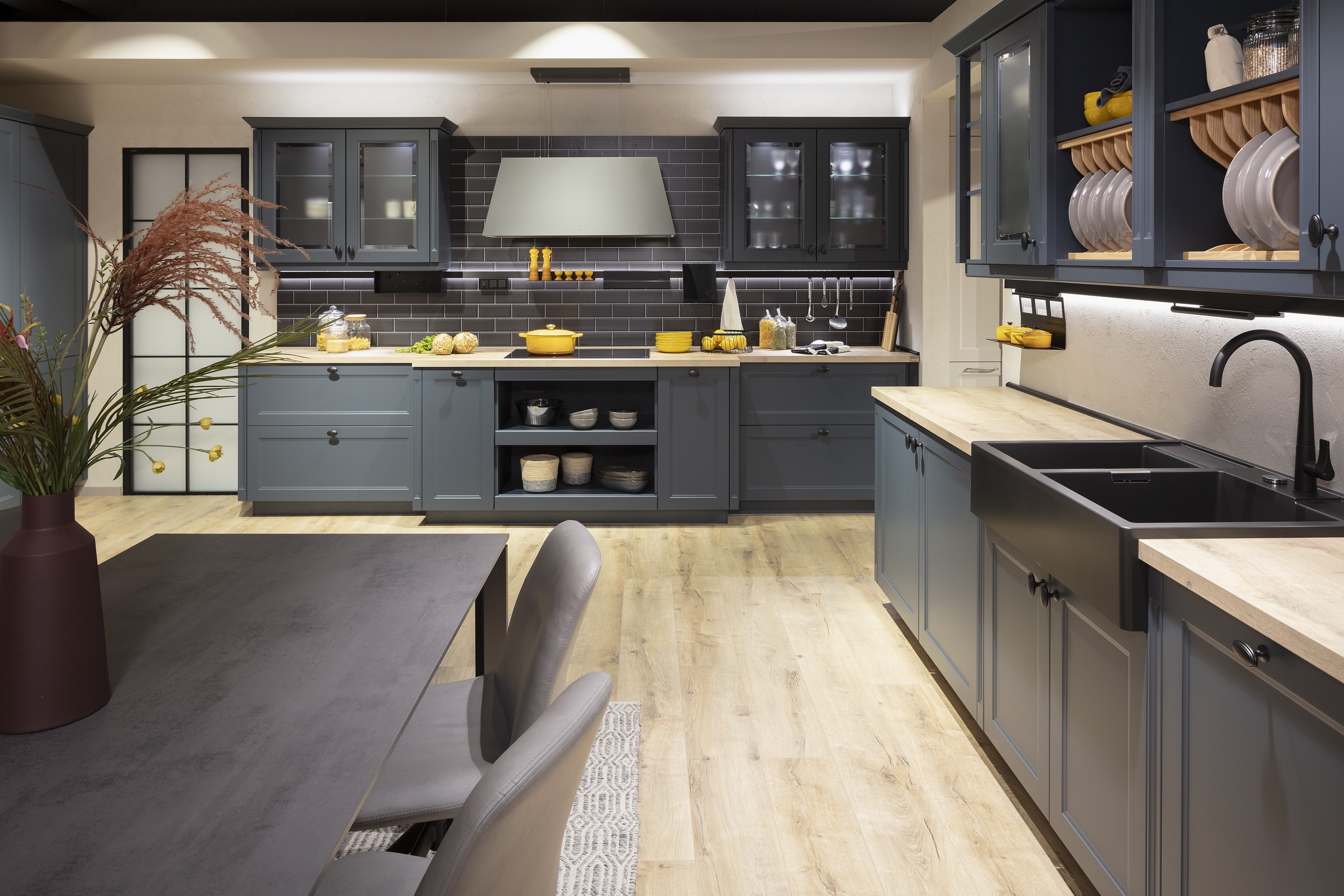 Nobilia-Landhausküche in Fjordblau